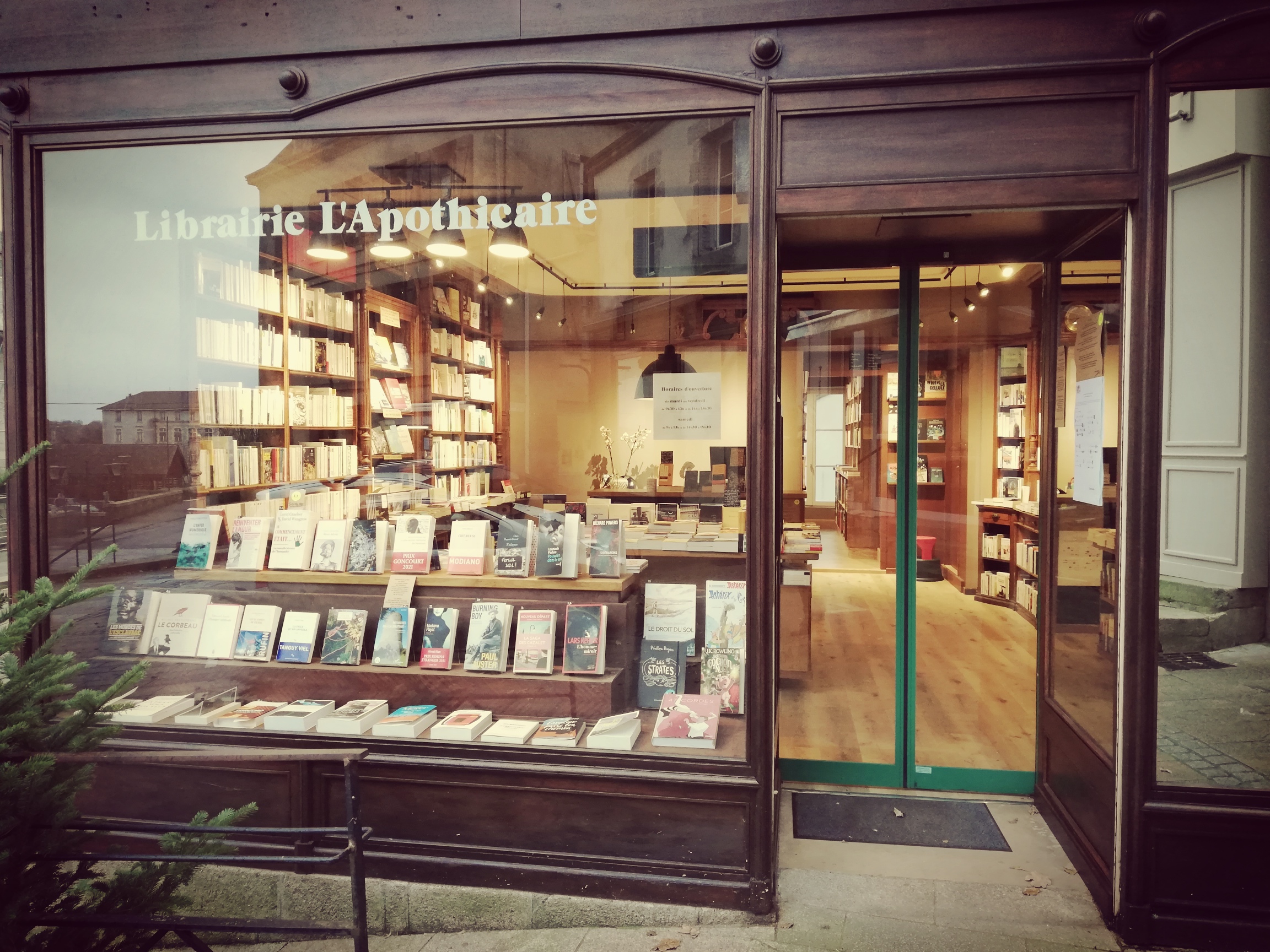 LIBRAIRIE L’APOTHICAIRE