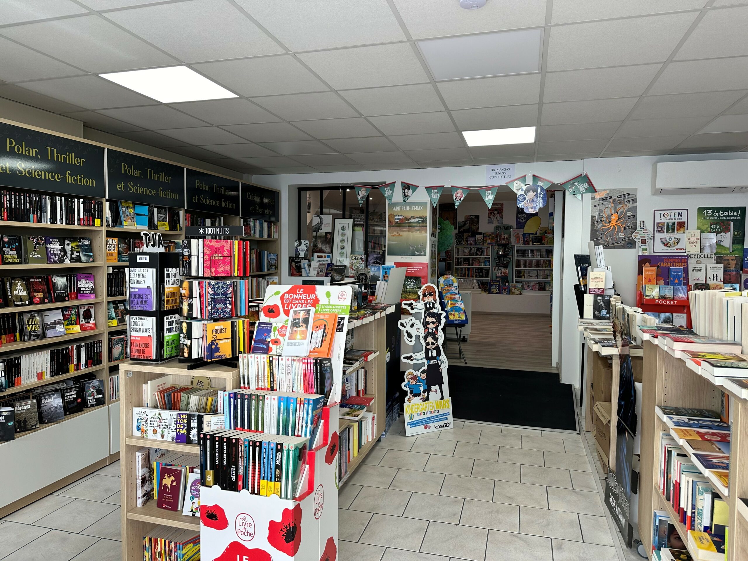 LIBRAIRIE AUX FEUILLES VOLANTES